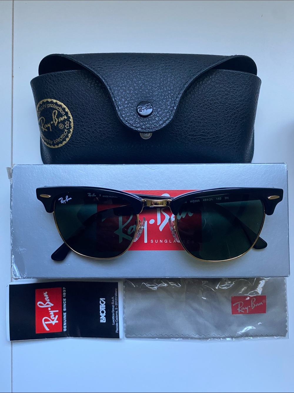 Ray-Ban Clubmaster Classic Black Sunglasses with Case and Silver Box